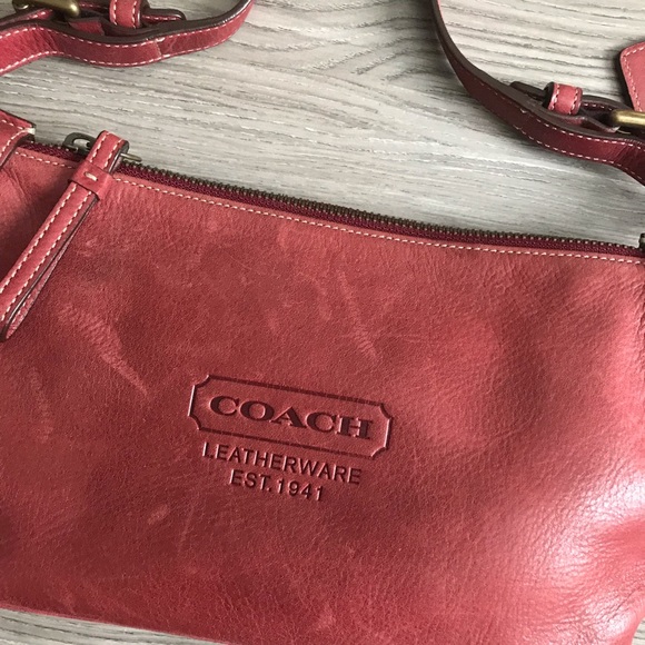 Coach Handbags - Authentic coach leather hand bag purse